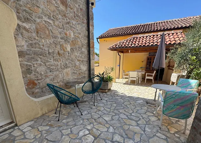 Apartament Mediterranes M. Terrasse Veli Lošinj